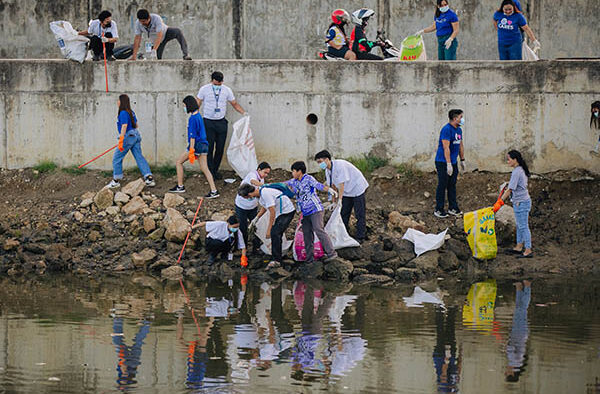 SM Coastal Cleanups Go Beyond Trash, Teach Communities To Care